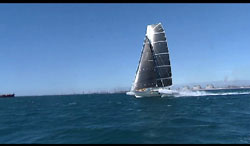 l'Hydroptere sets mile record for sailboats